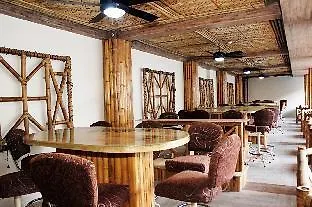 Score Birds Hotel Angeles 3*,